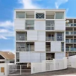 Westwind Light & Bright Luxury Apartment